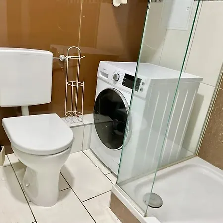 Apartment 130 M2 4 Bedroom With Balcony & Free Parking
