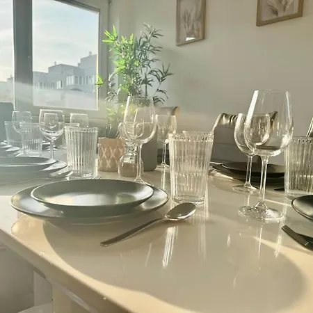 130 M2 4 Bedroom With Balcony & Free Parking