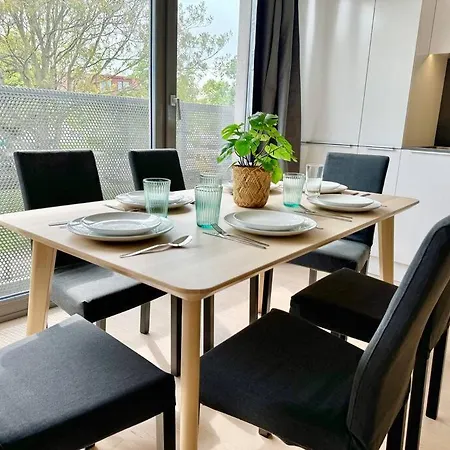 85 M2 Modern With Free Parking *