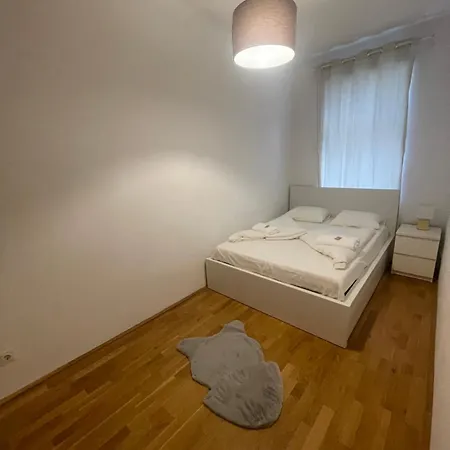 Cozy Three-room 14 *
