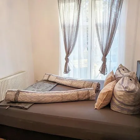 Schoenbrunn Palace Free Parking And 24h Check-in Apartment Wien