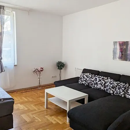 Schoenbrunn Palace Free Parking And 24h Check-in Apartment