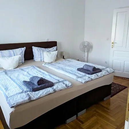 Schoenbrunn Palace Free Parking And 24h Check-in Wien