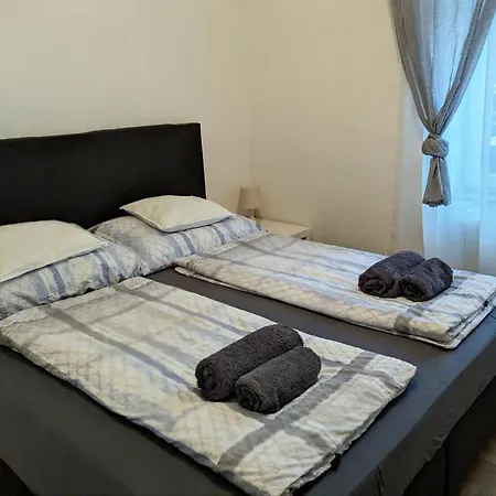 Schoenbrunn Palace Free Parking And 24h Check-in *