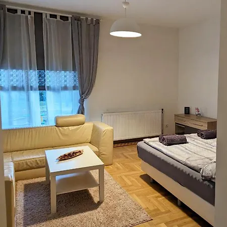 Schoenbrunn Palace Free Parking And 24h Check-in Vienna