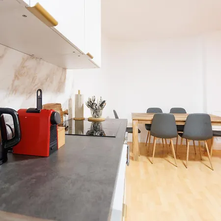 Cozy Family & Group - 15 Min To Center Apartment