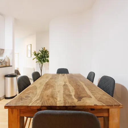 Cozy Family & Group - 15 Min To Center Apartment