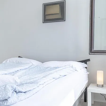 Apartment Garden Vibes 3br In