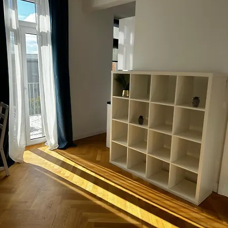 Altbaujuwel Mit Terrasse, 21 Vienna