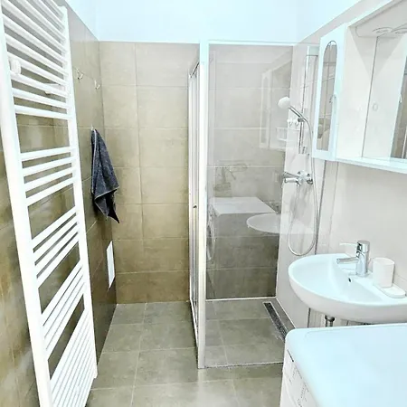 Cozy Apartment- 5 Minutes To Danube River * Vienna
