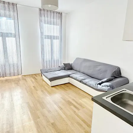 Cozy Apartment- 5 Minutes To Danube River