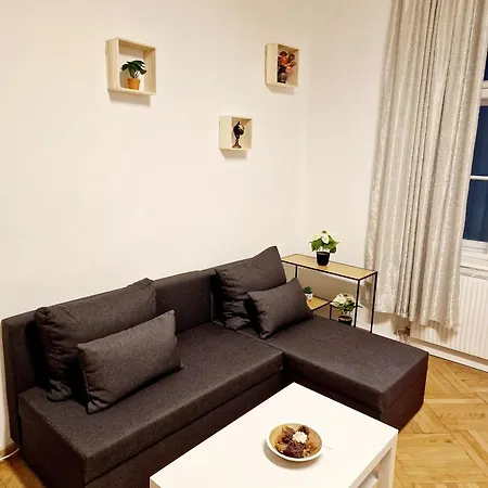 Homestay Vega - Schoenbrunn 2 Vienna
