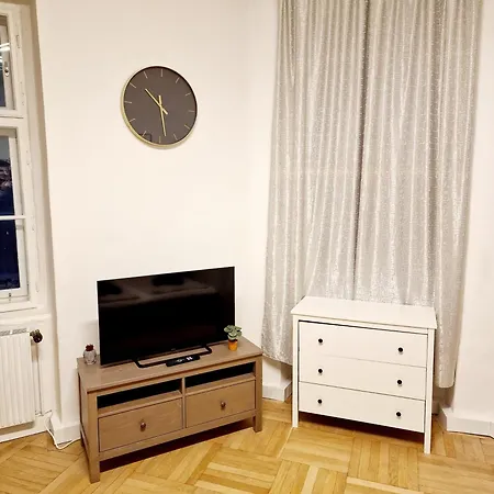 Homestay Vega - Schoenbrunn 2 Vienna