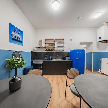 Hostel Rive By Home1 *
