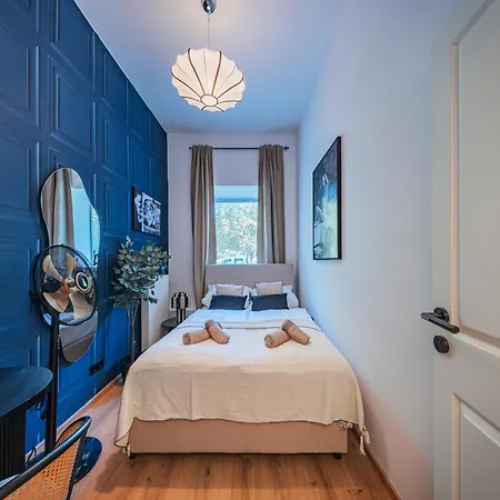 Rive By Home1 * Bécs