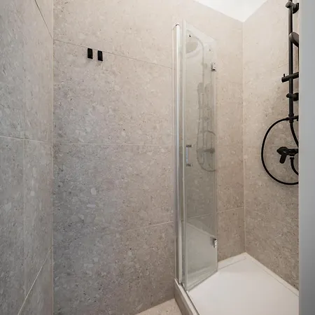 Hostel Rive By Home1