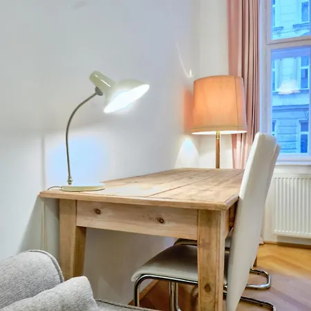 Apartment Chic - Near U3 Metro Wien
