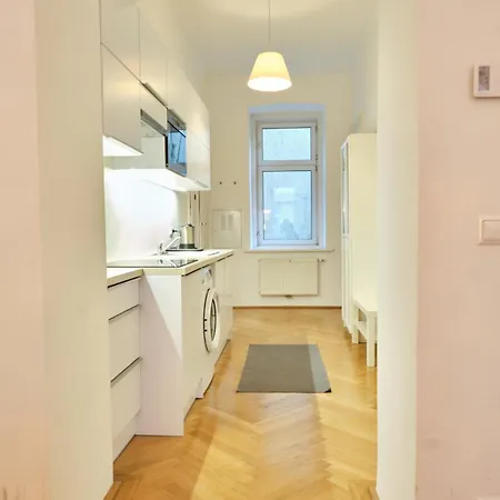 Chic - Near U3 Metro Apartment Wien