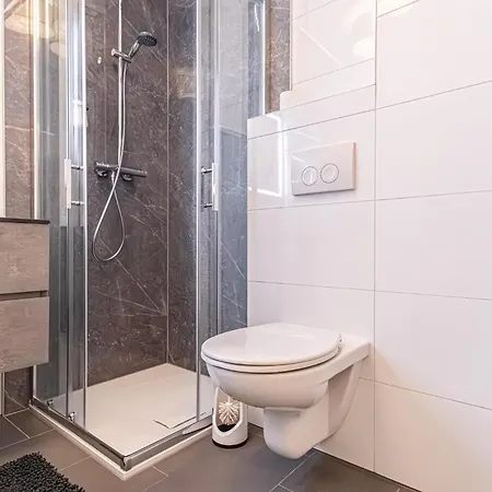 Trendy - Modern 1br & 1lr In Center Appartement