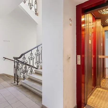 Apartment Luxury Vintage Vibe
