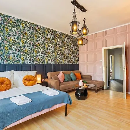Luxury Vintage Vibe Vienna