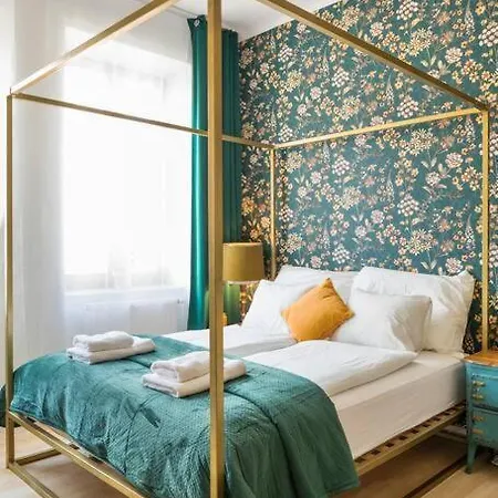 Luxury Vintage Vibe