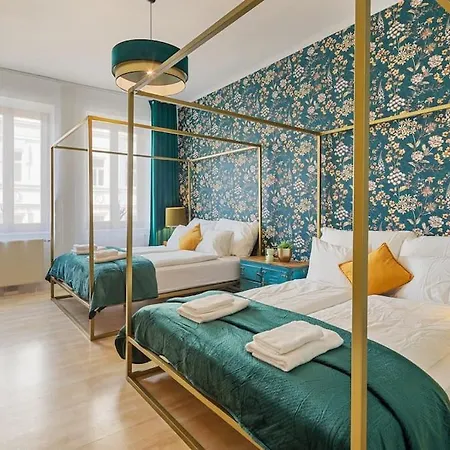 Luxury Vintage Vibe * Vienna