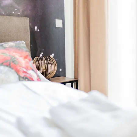 Apartment Stylish Nest For 4 *