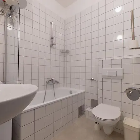 Studio-apartment Mit Garten * Wien