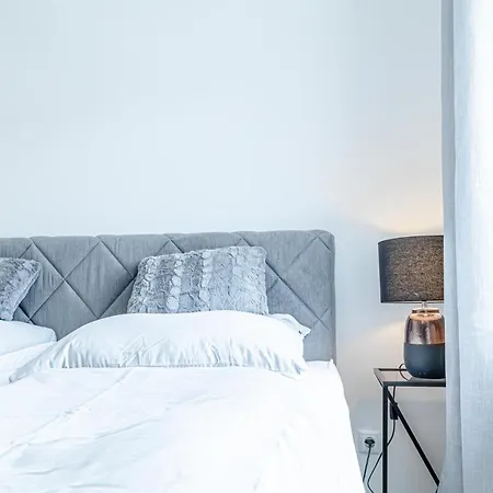 Chic 1br And 1lr In *