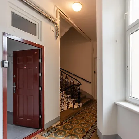 15 Minuten Ins Zentrum - Neu Und Komfortabel Mit Klimaanlage Apartment