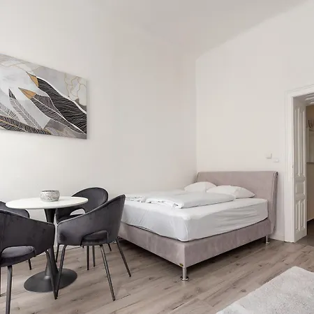 15 Minuten Ins Zentrum - Neu Und Komfortabel Mit Klimaanlage Apartment