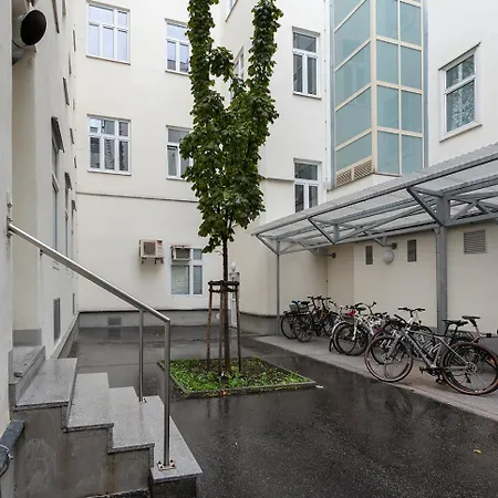 Apartmán Ruheoase Im Dachgeschoss Mit Klimaanlage, Nur 10 Minuten Ins Zentrum *