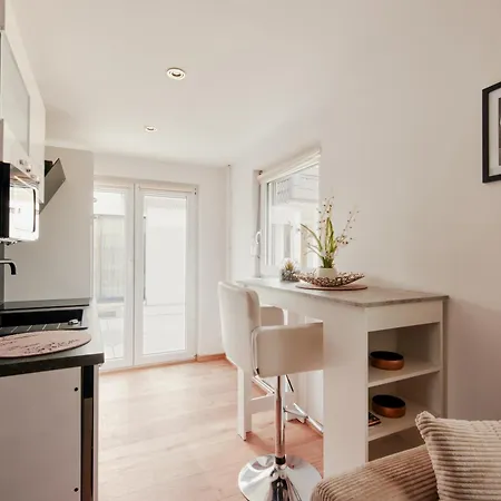 Luxurious 3bd In Prime Location Of Apartment