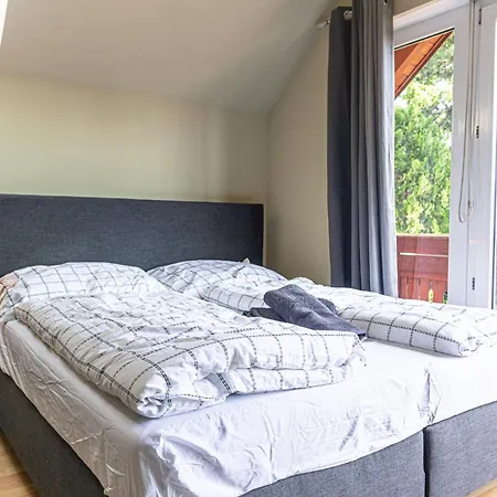 Apartamento Exquisite In Shared With Garden & Parking