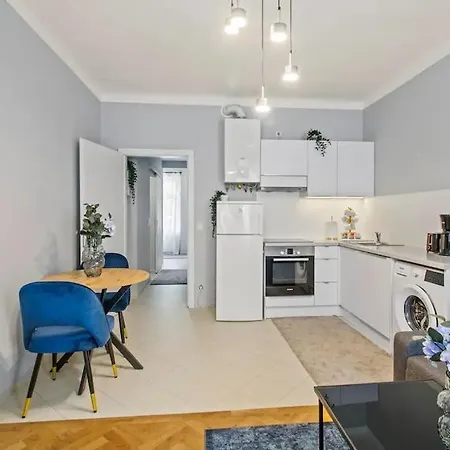 Apartment Next To Main Station I Shopping Street I Fast Wifi