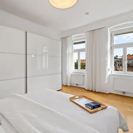 Nur 15 Minuten Ins Zentrum - Neu Renoviert Und Ruhig Gelegen Apartment *