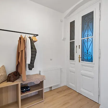Apartment Nur 15 Minuten Ins Zentrum - Neu Renoviert Und Ruhig Gelegen *