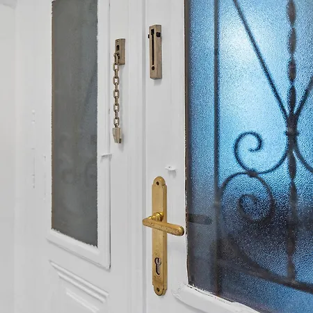 Nur 15 Minuten Ins Zentrum - Neu Renoviert Und Ruhig Gelegen Apartment *