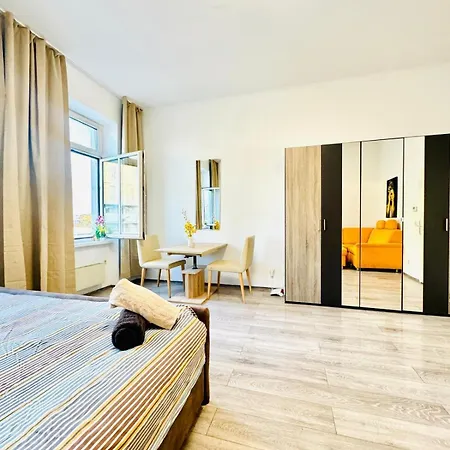 Apartment Comfy 3br In A Shared Apt, 10min To Fac Platz Vienna