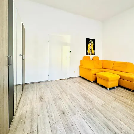 Comfy 3br In A Shared Apt, 10min To Fac Platz *
