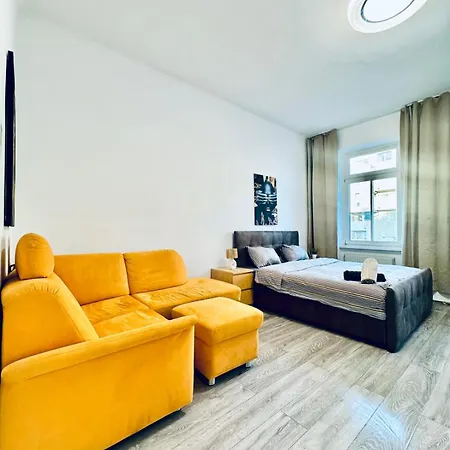 Comfy 3br In A Shared Apt, 10min To Fac Platz