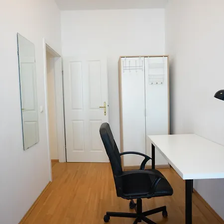 Modern 3 Bedroom In Center