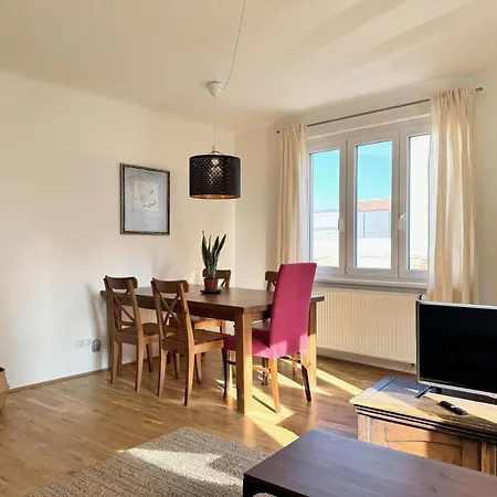 Newly Renovated At Yppenplatz Apartment Vienna