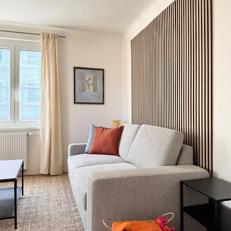 Newly Renovated At Yppenplatz Apartment