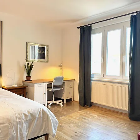 Newly Renovated At Yppenplatz Apartment *