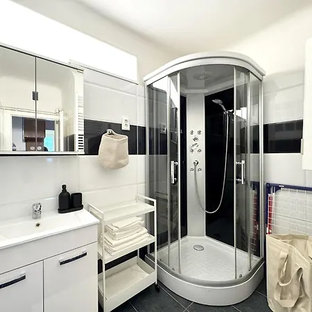 Newly Renovated At Yppenplatz * Vienna