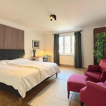 Newly Renovated At Yppenplatz Apartment