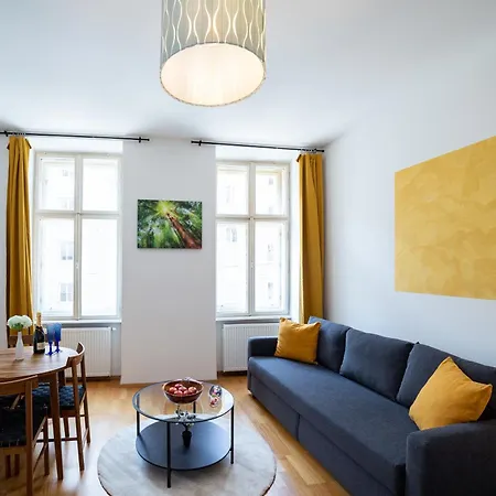 Calm & Cosy With Free Parking Apartment *