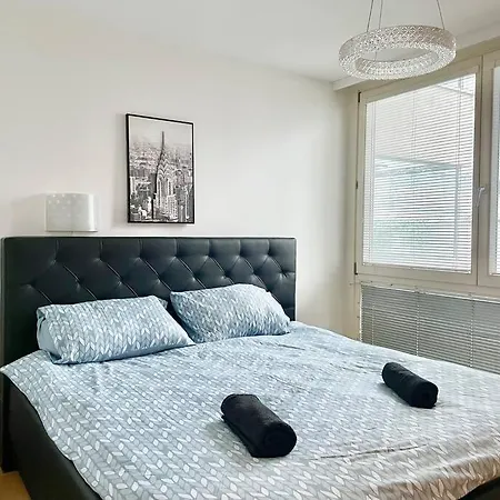 Apartment 90 M2 Maisonette With Free Parking *